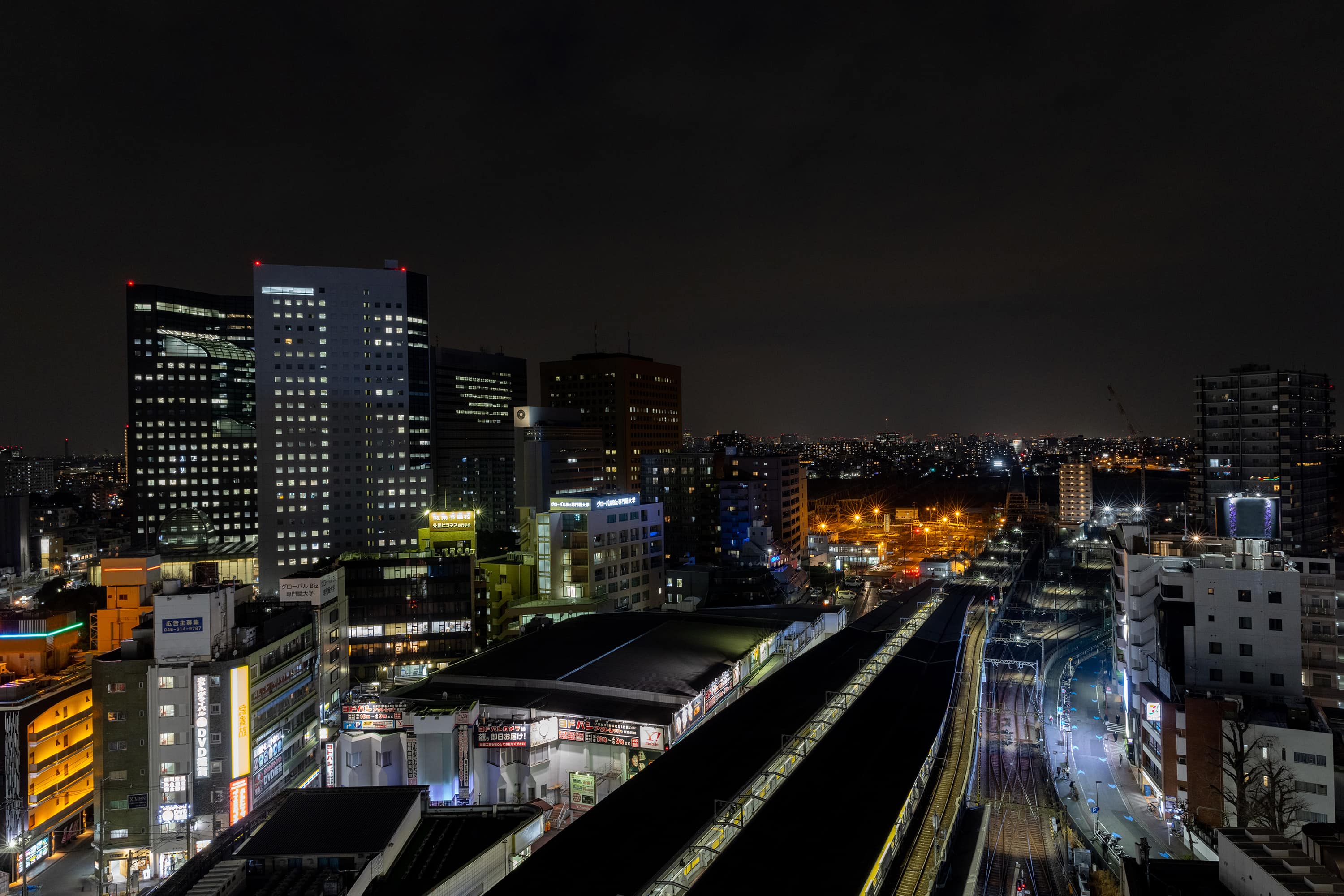 Night view from the hotel rooftop | Keikyu EX Inn Keikyu Kawasaki-Station