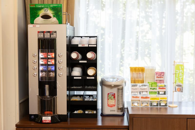 Coffee｜Light breakfast provided in the lobby area on the 1st floor of the hotel