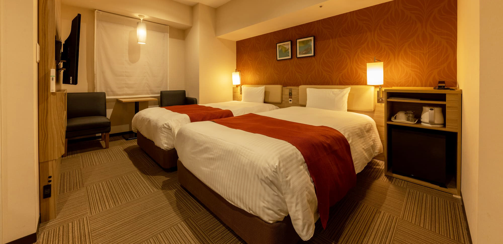 ユニバーサルツイン