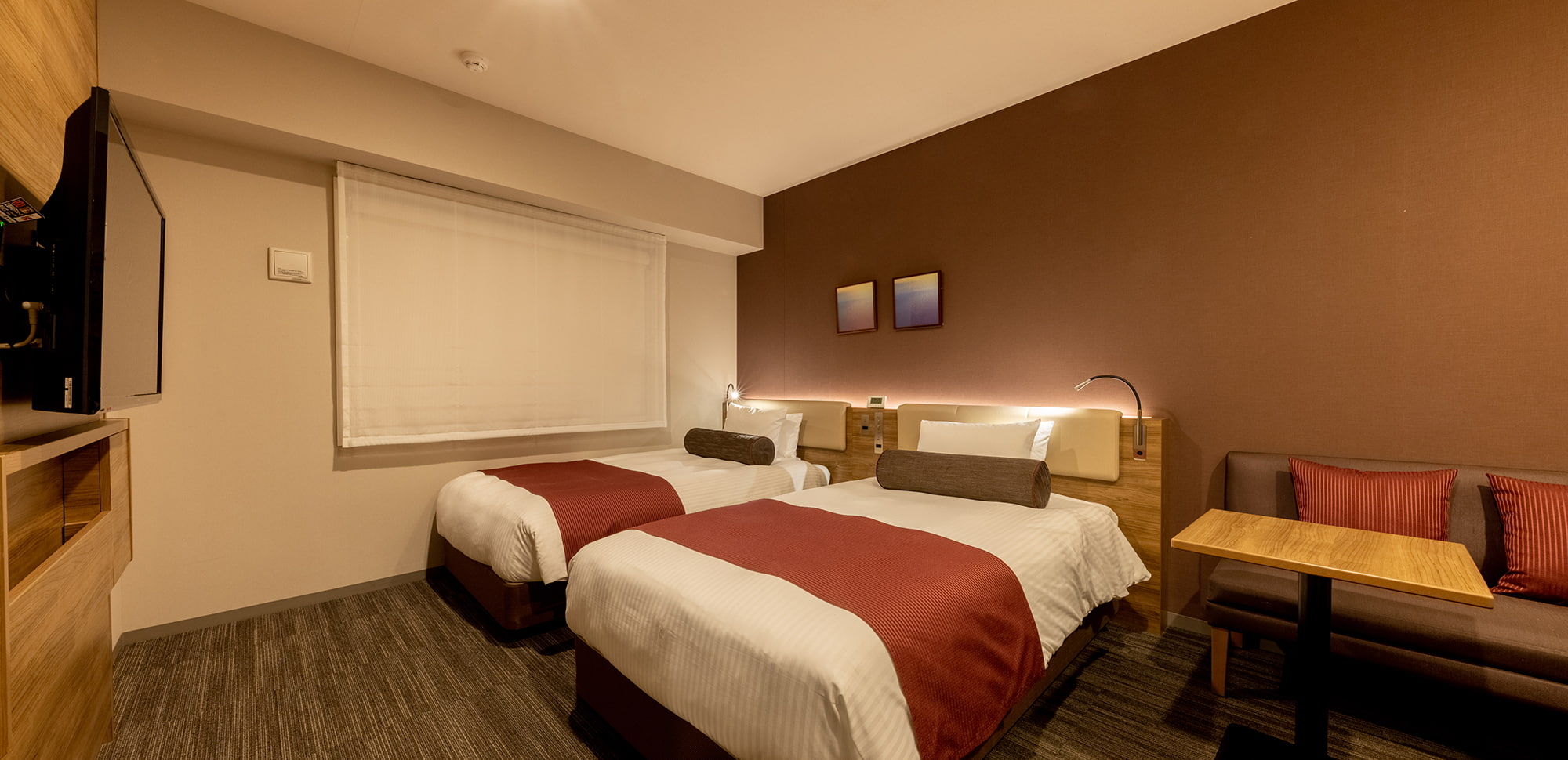 ユニバーサルツイン