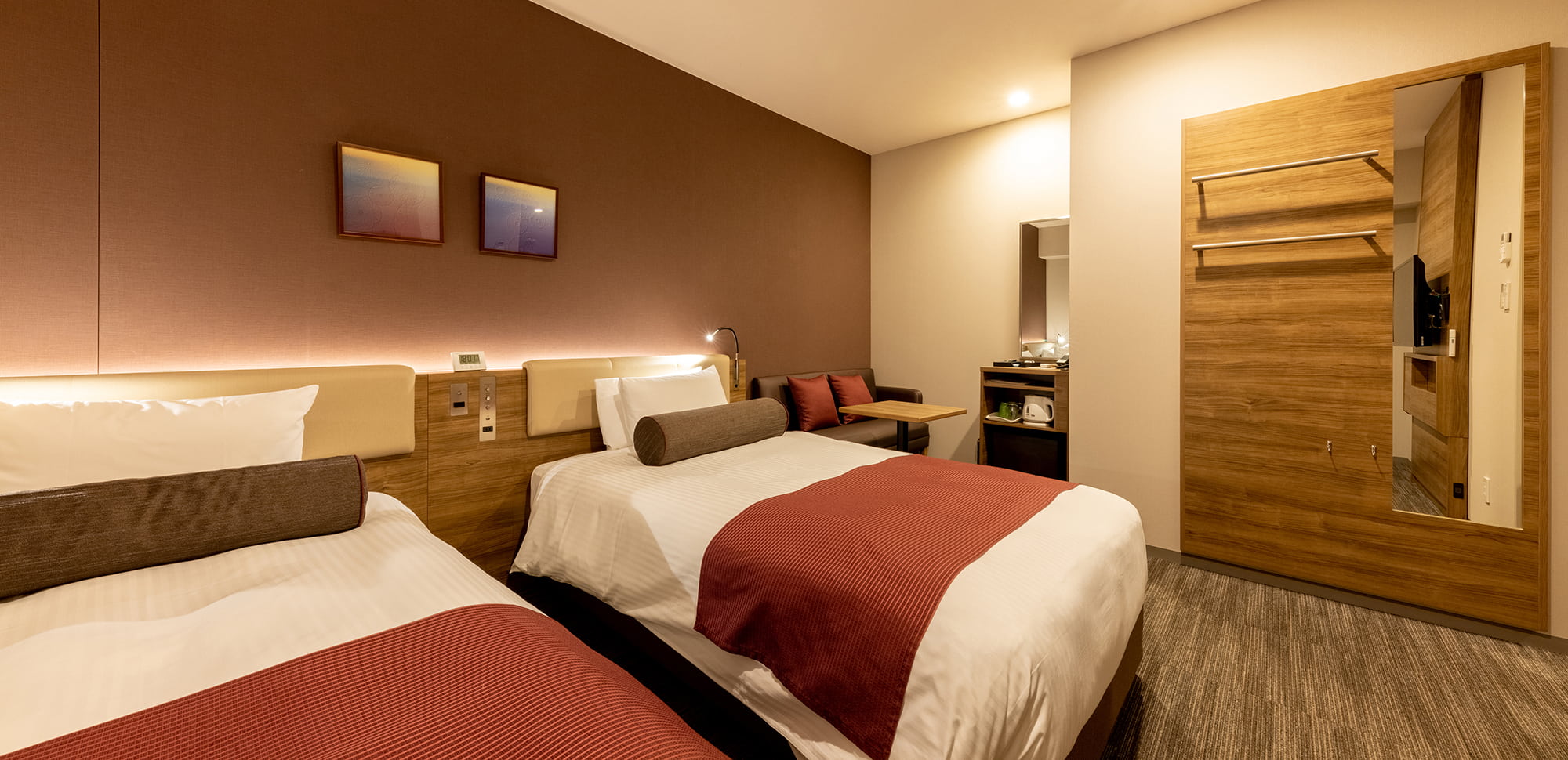 ユニバーサルツイン