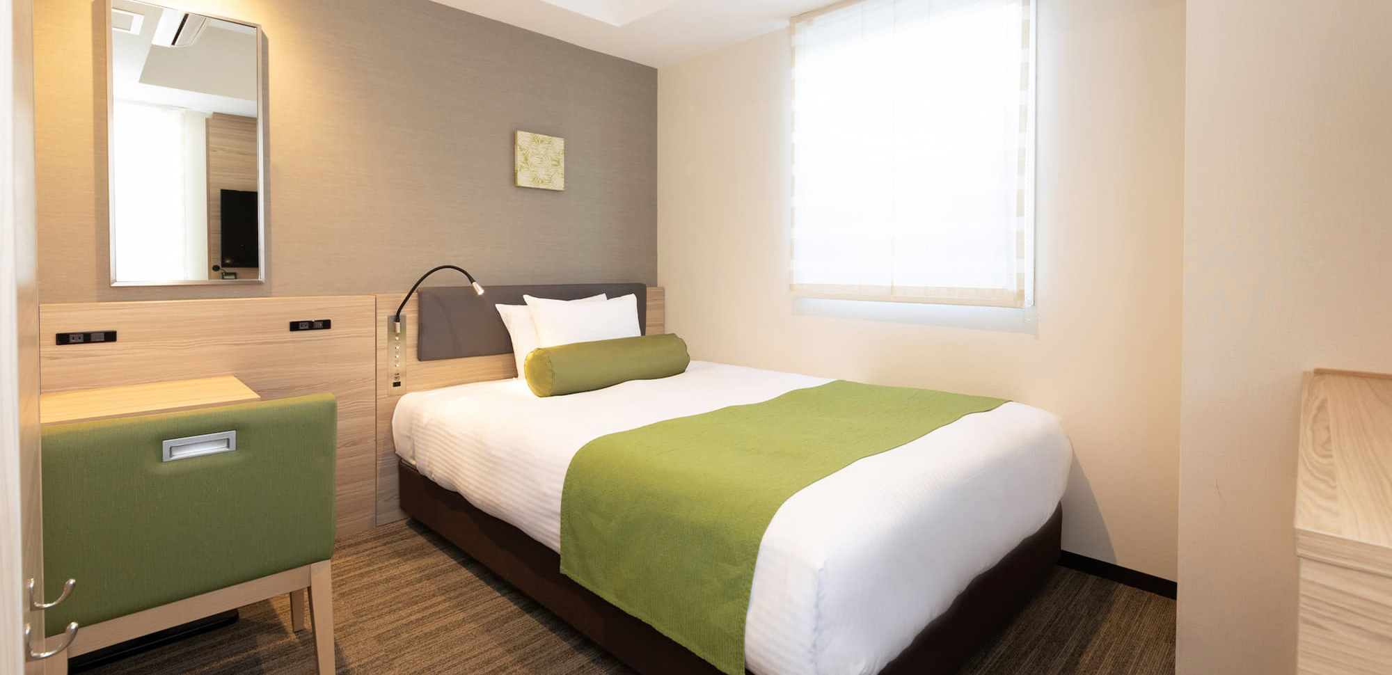 コーナーセミダブル